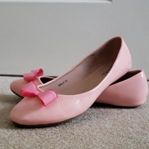 Cute Pink Bow Flats